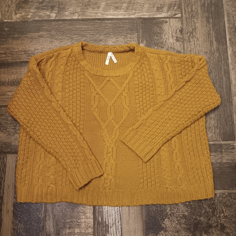 Mudd Cropped Cableknit Sweater